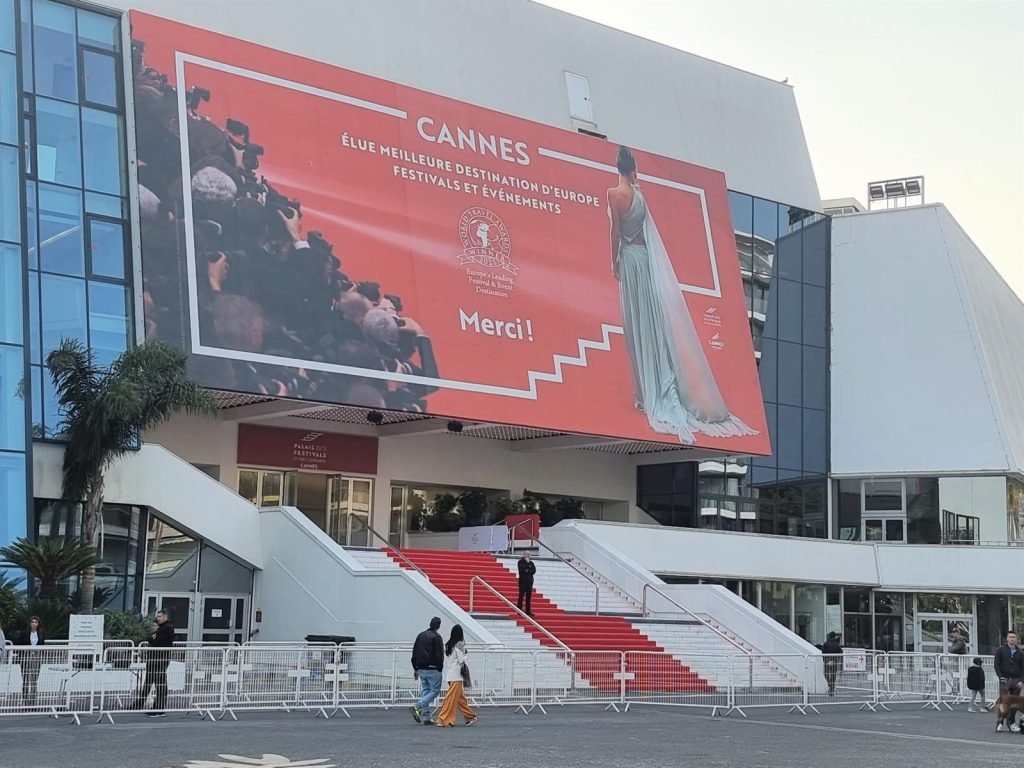 Palais des Festivals is only 5 mins walk from the apartment
