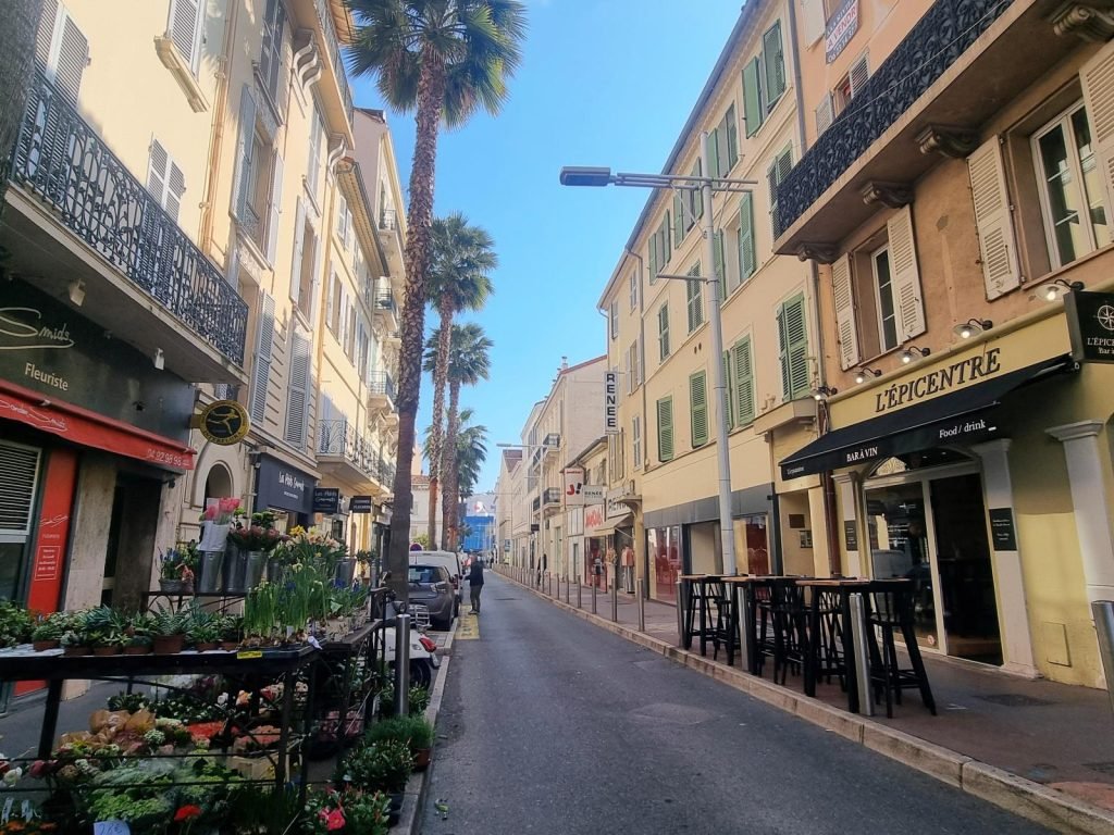 The apartment is located in the quiet street - 2mins walk to the Palais